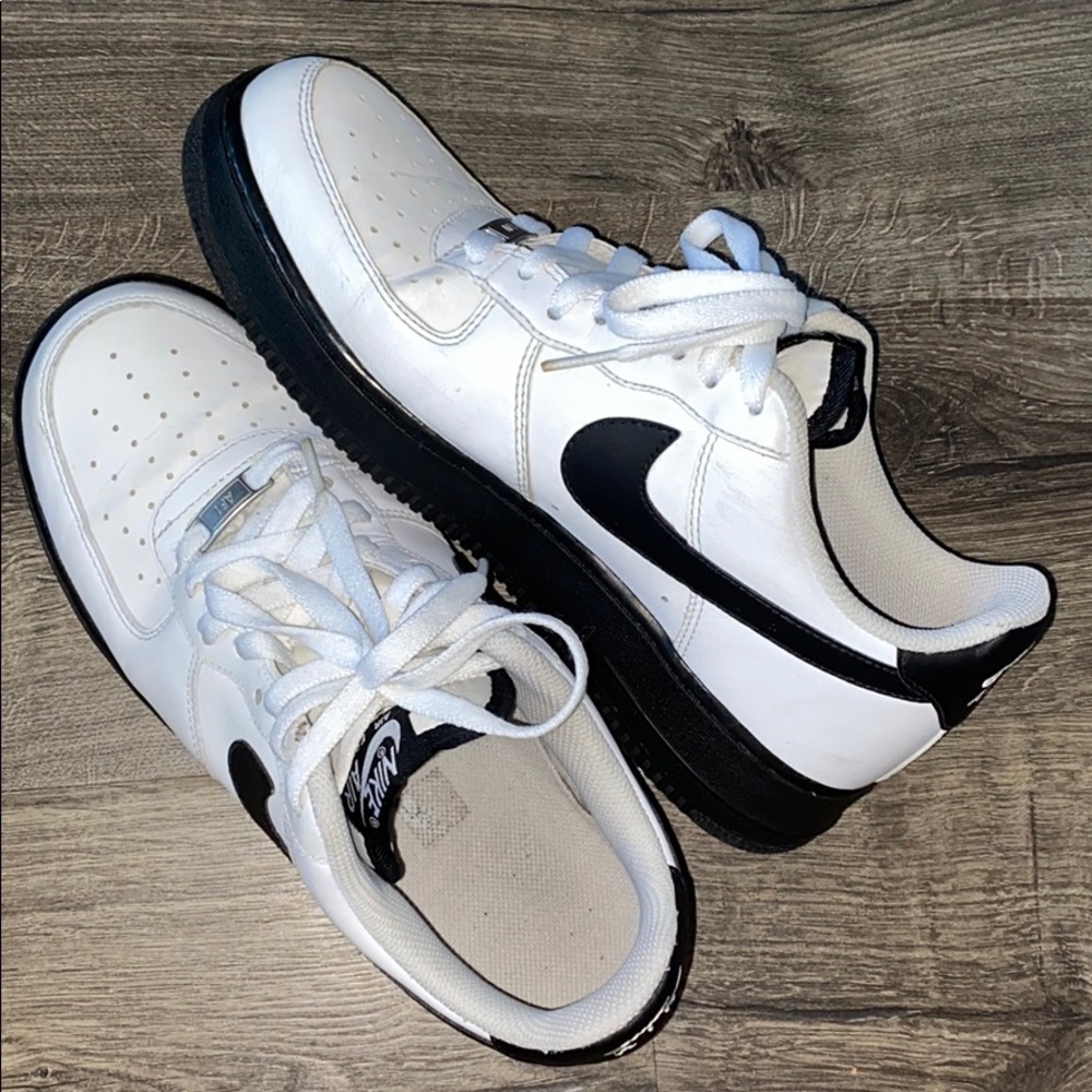 Black/White Air Force 1 Low